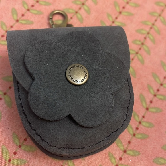 Portland Leather Petunia Pouch  Storm - Picture 2 of 5